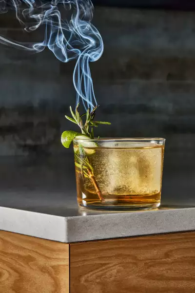 Friday Harbour's Lake Club Restaurant | cocktail