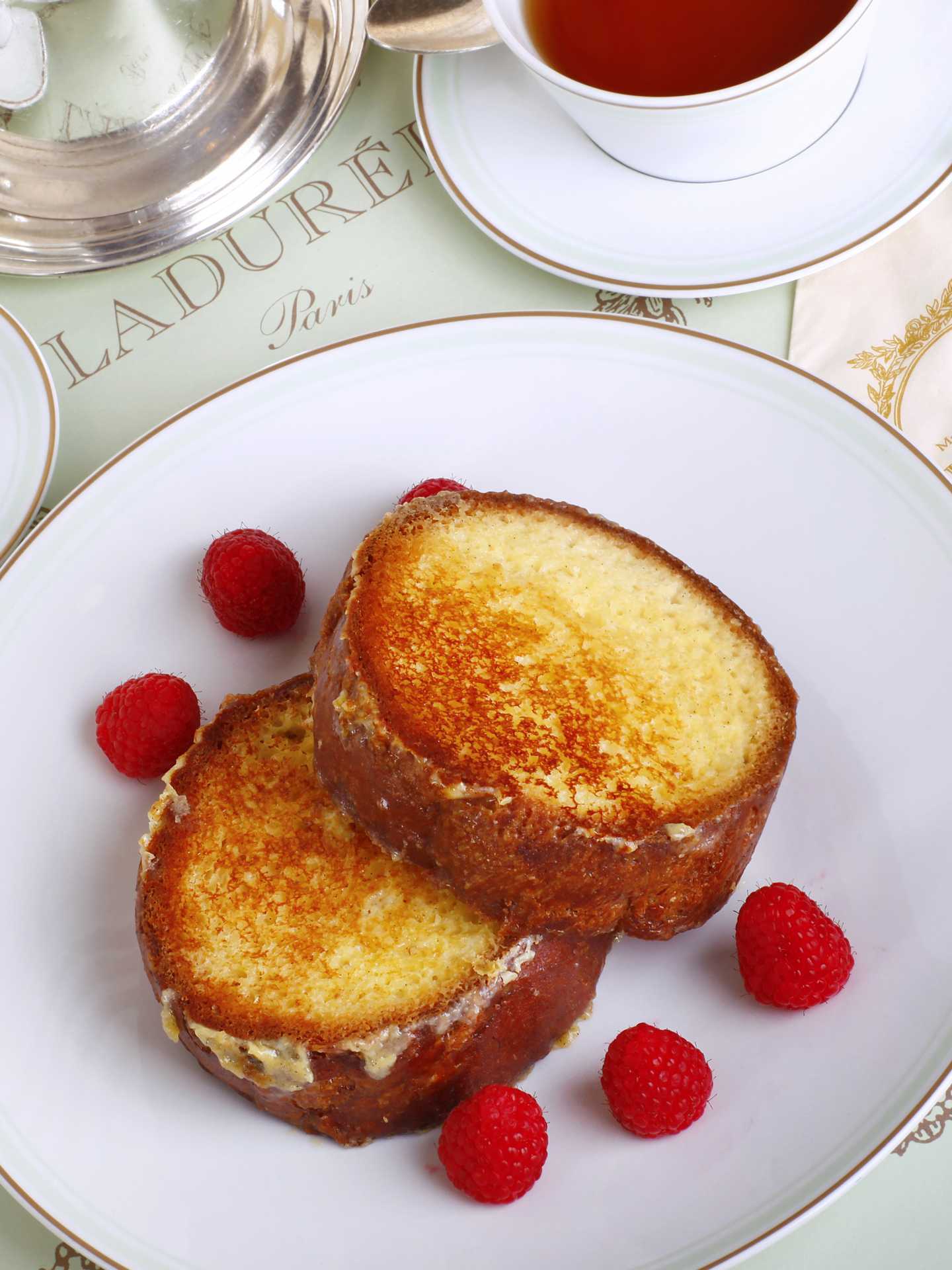 Ladurée Yorkdale, Toronto | French toast for brunch at Ladurée