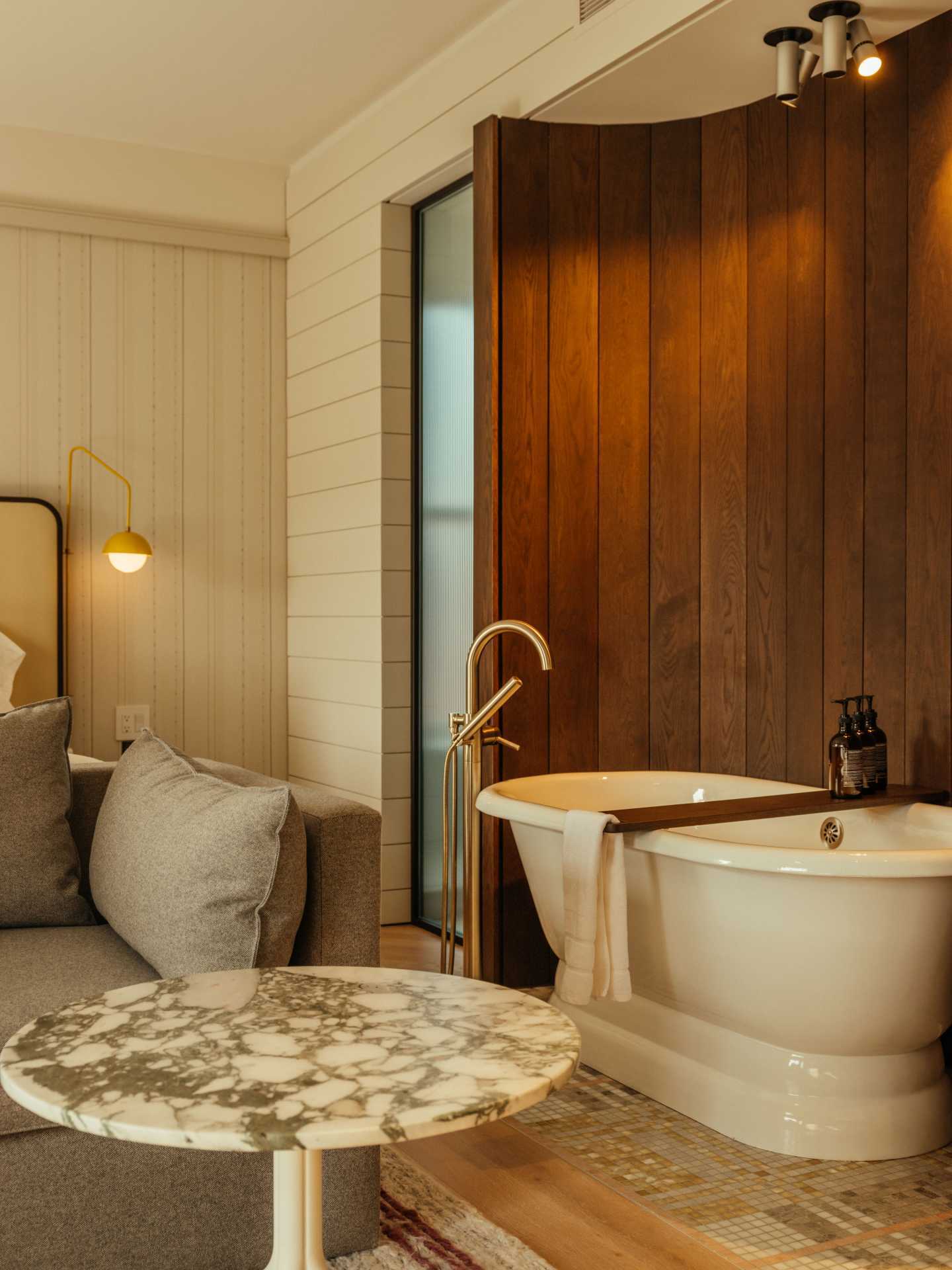 The bathtub at The Royal Hotel, Picton The bathtub at The Royal Hotel, Picton