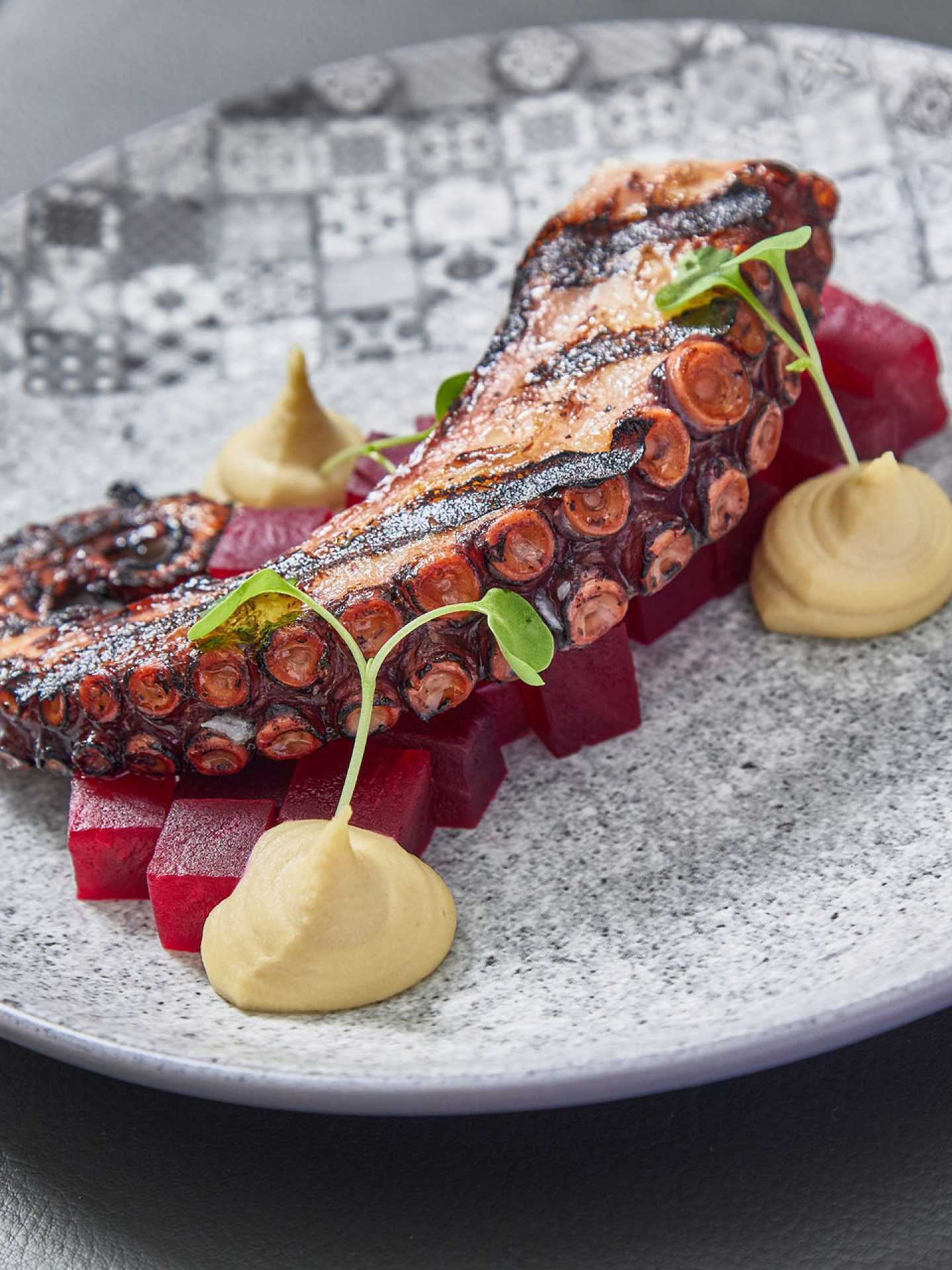 Miss Aida in Toronto | Octopus with hummus and beets Miss Aida in Toronto | Octopus with hummus and beets