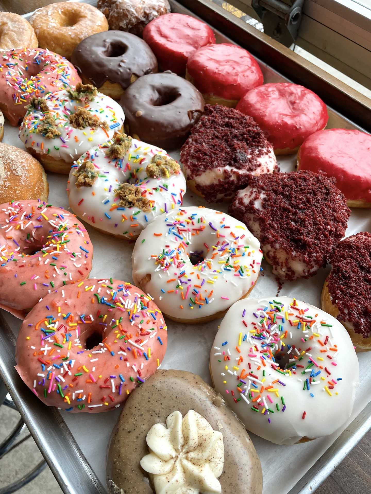 Best vegan cafés and bakeries in Toronto | Doughnuts at Bloomer's Best vegan cafés and bakeries in Toronto | Doughnuts at Bloomer's