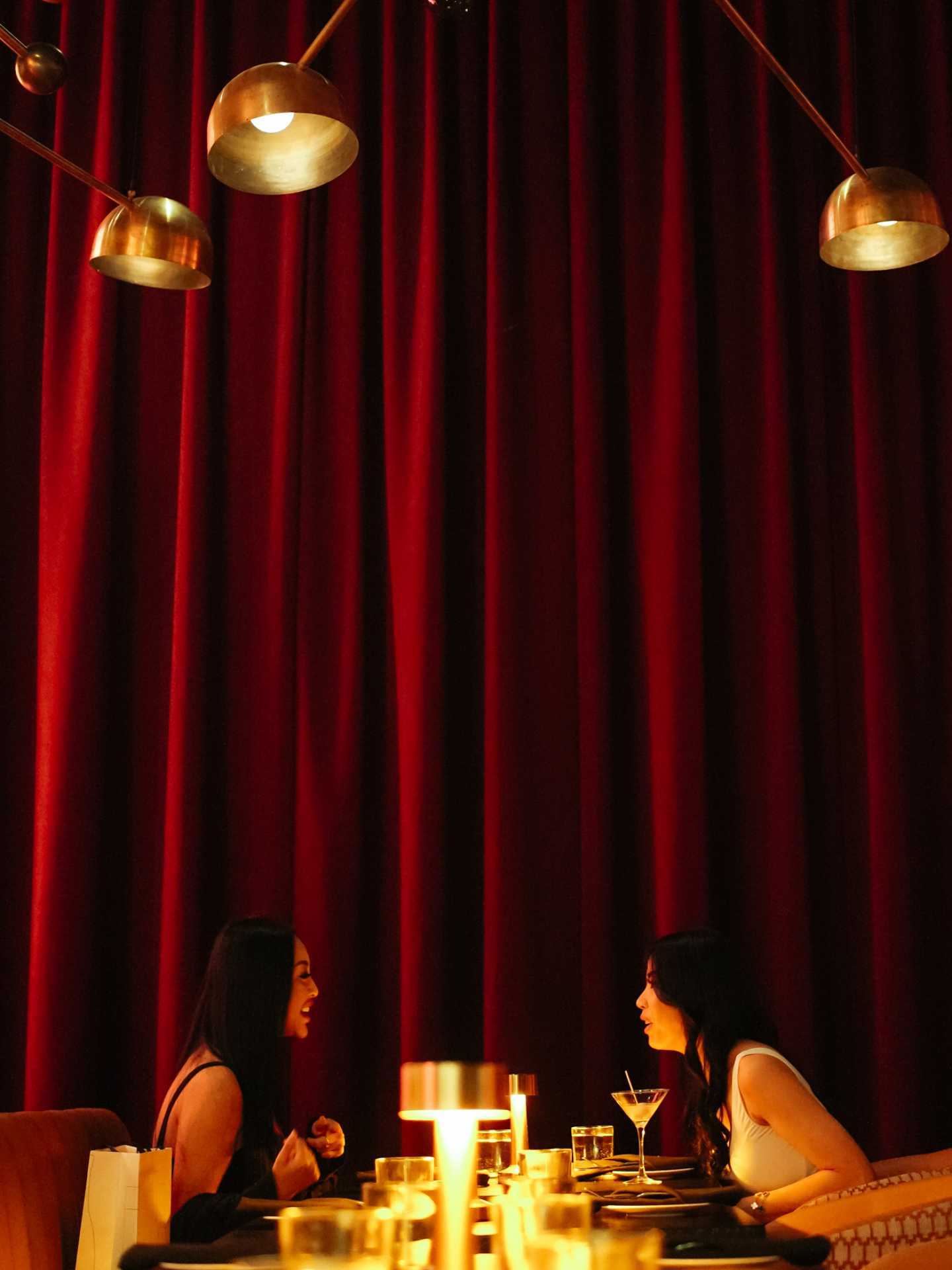 Best downtown Toronto restaurants | Two ladies dine at Maxime's restaurant in Toronto
