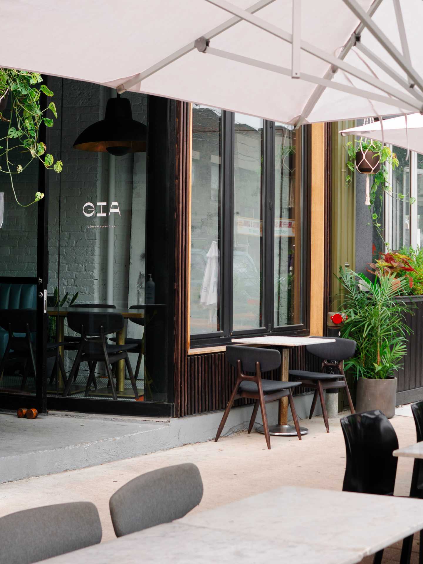 Italian restaurants Toronto | Looking into GIA Italian restaurant from the patio