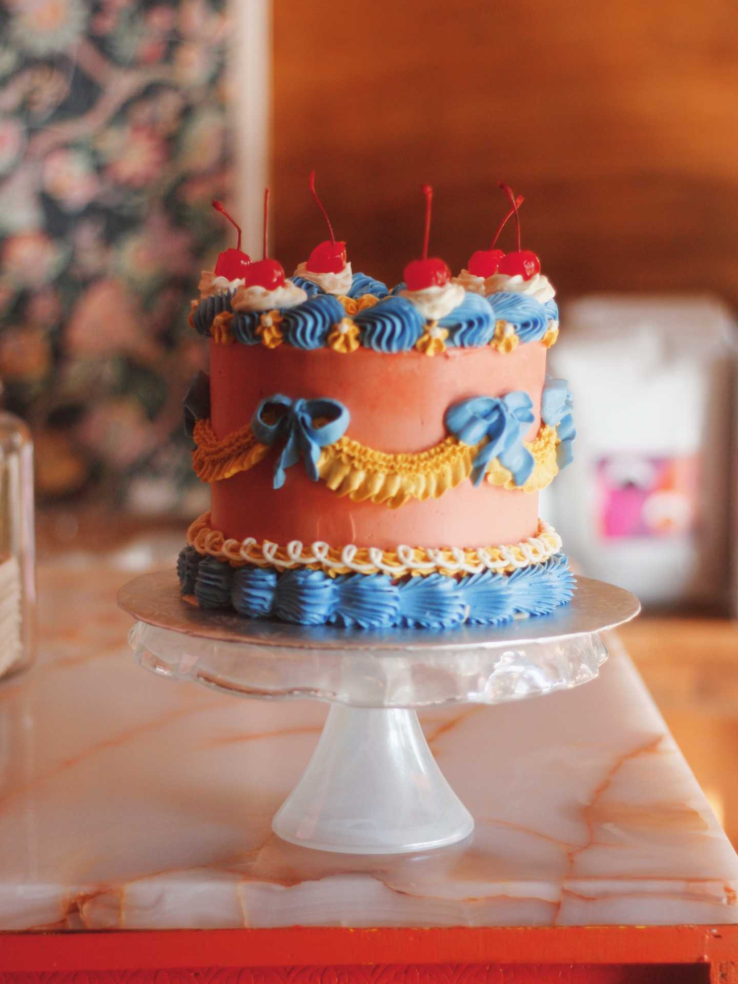 The best cafes in Toronto | A cake at Coco's neighbourhood coffee shop