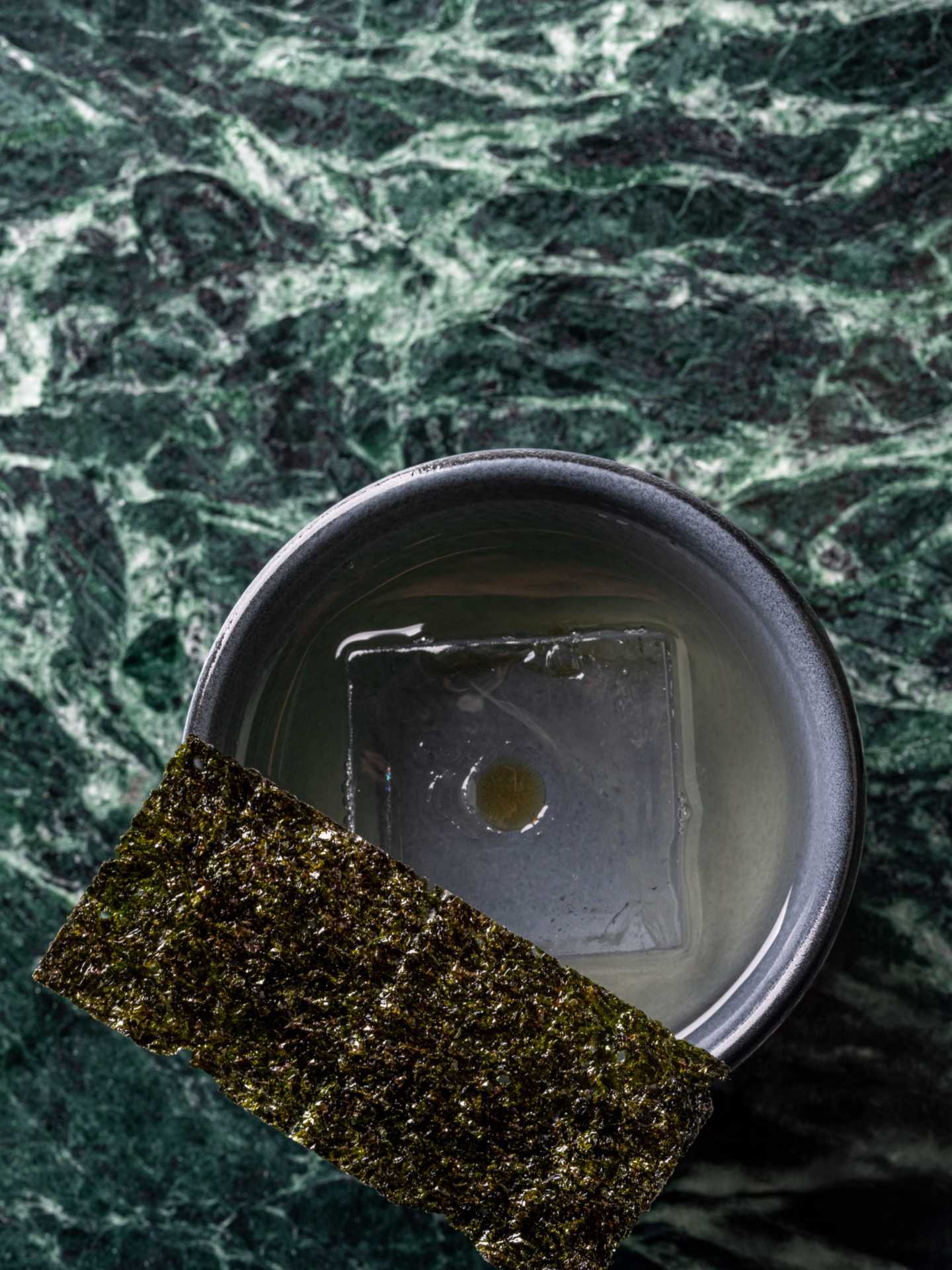 New restaurants Toronto | The Mezcal Nigiri cocktail at Jade Yorkville