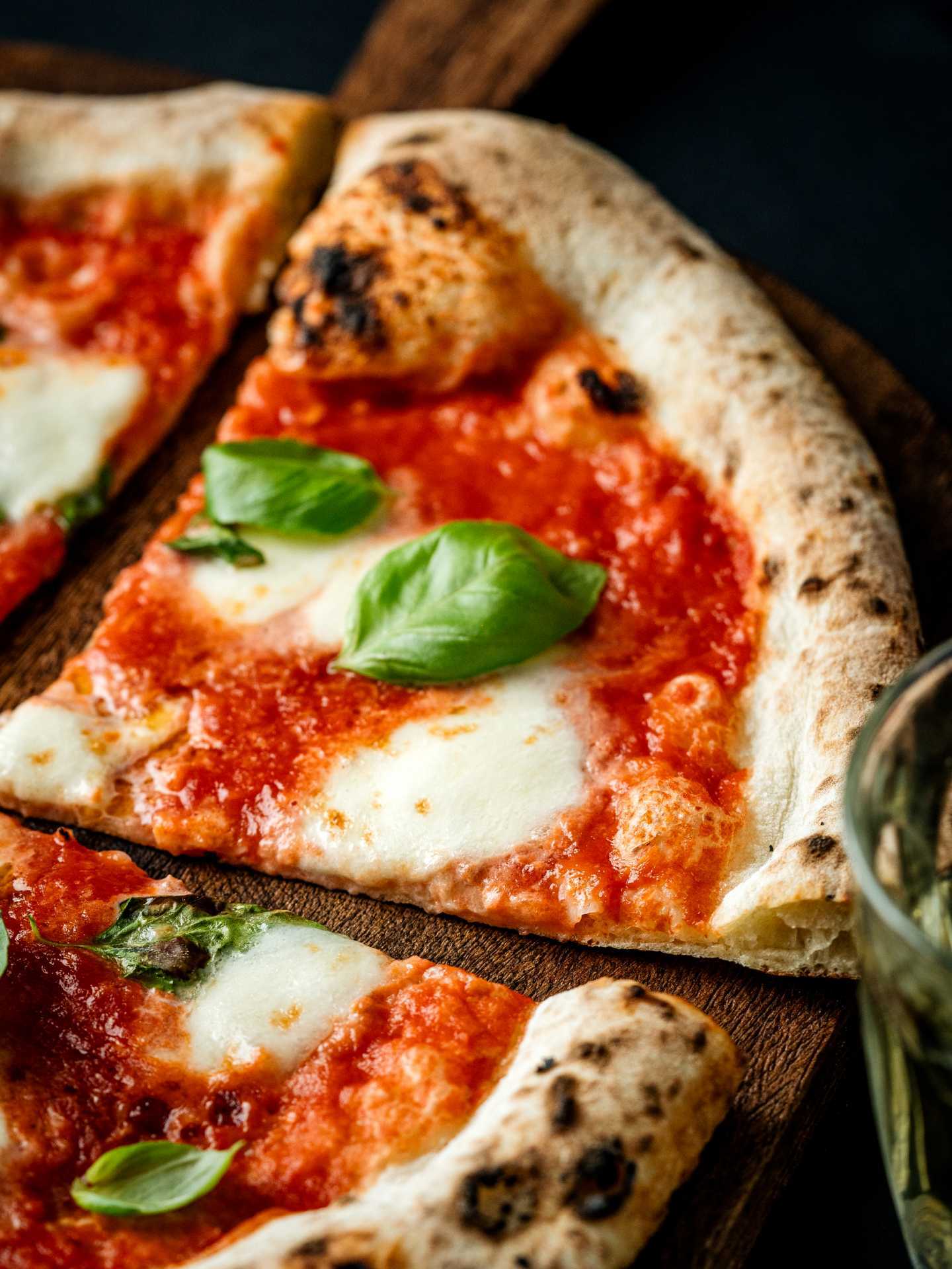 New restaurants Toronto | Margherita Pizza at Pizzeria 900