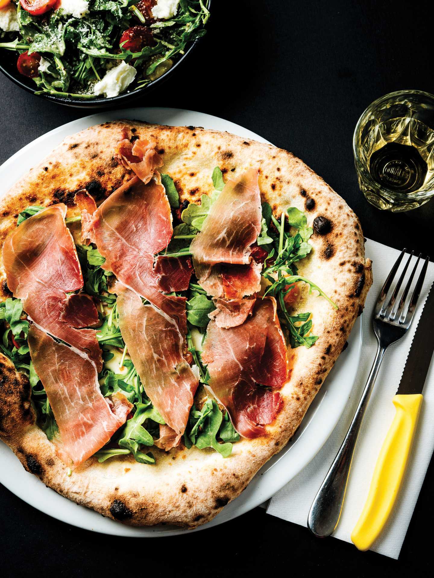 New restaurants Toronto | Pizza prosciutto at Pizzeria 900