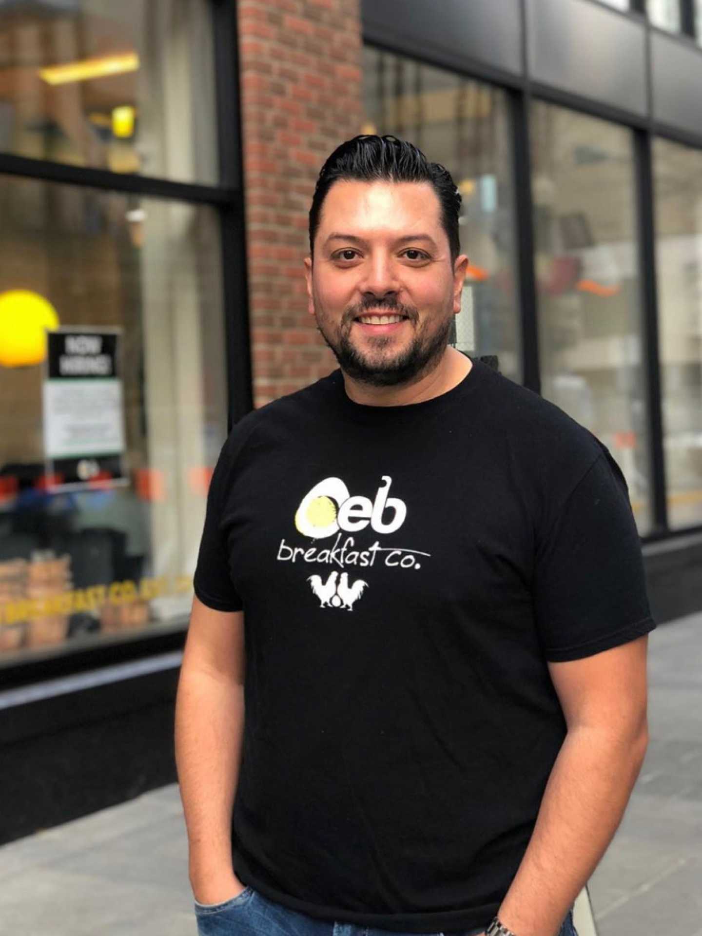 White vs brown Eggs | Mauro Martina, the founder of OEB Breakfast Co. believes in the power of farm-fresh eggs White vs brown Eggs | Mauro Martina, the founder of OEB Breakfast Co. believes in the power of farm-fresh eggs
