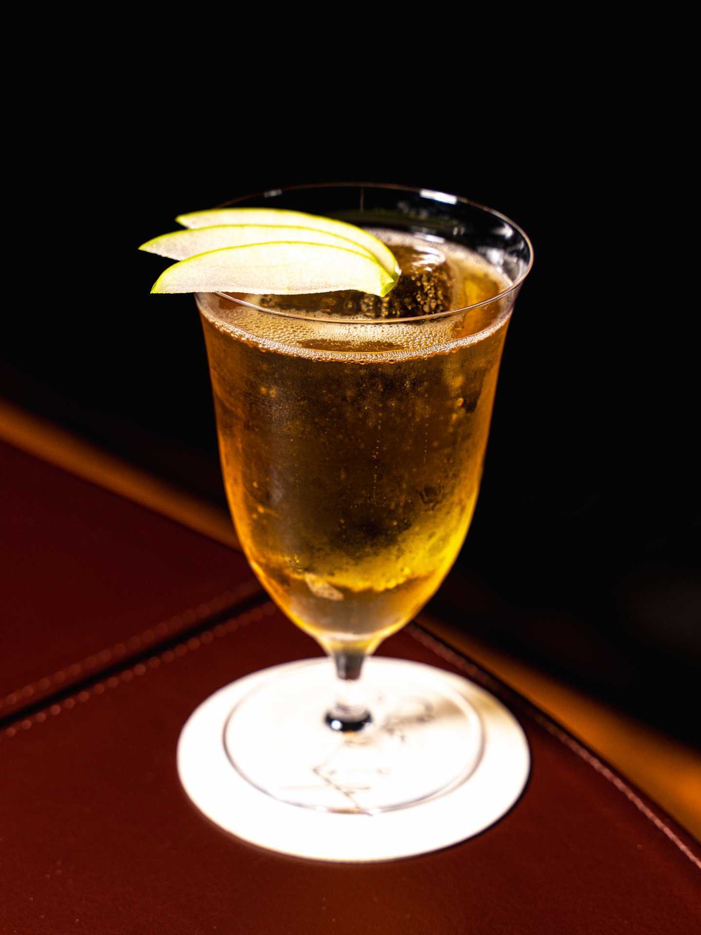 Best new restaurants Toronto | Lapsang Souchong & Apple Highball at Slice of Life Toronto