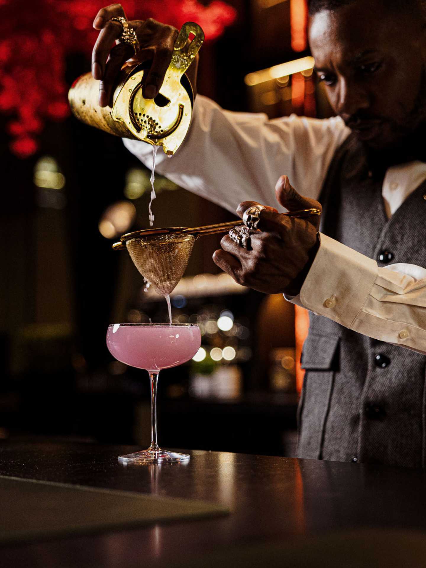 New restaurants Toronto | A gorgeous cocktail at Casa 73
