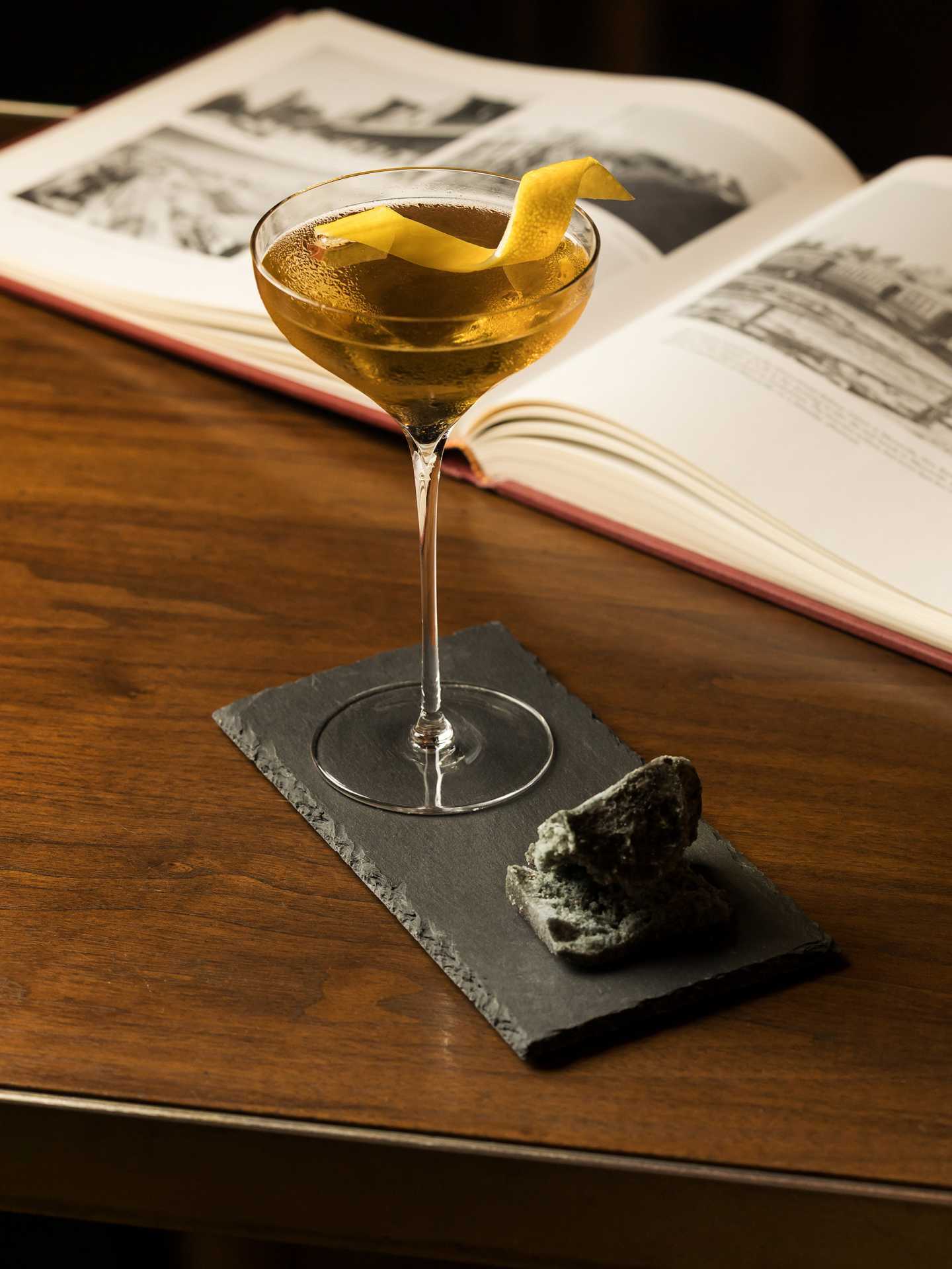 Romantic restaurants in Toronto | The Builder cocktail at Library Bar