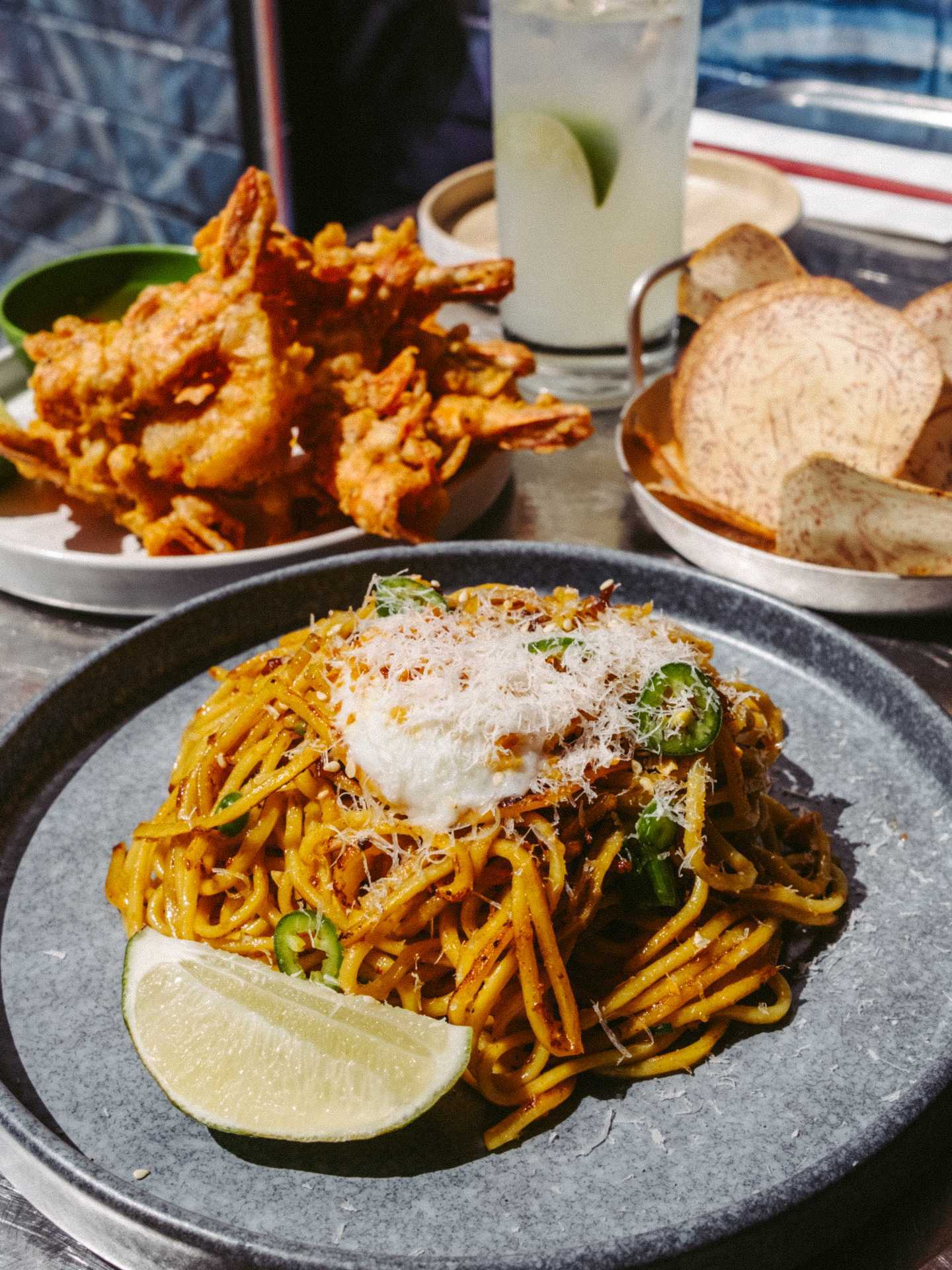 Best restaurants in Toronto | MÌ XÀO TỎI - GARLIC FRIED NOODLES at The Lunch Lady