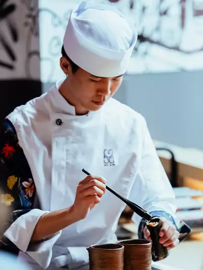 Best new restaurants Toronto | Preparing a hand roll at MSSM Ossington