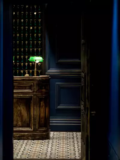 The best bars in Toronto | A sneak peak at the &agrave; toi speakeasy in Coffee Oysters Champagne