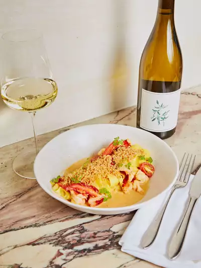 Romantic restaurants Toronto | A pasta dish and wine at Henry's restaurant Toronto