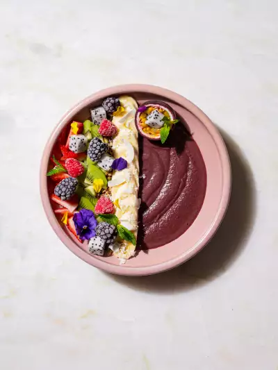 Markham restaurants | An a&ccedil;ai bowl at Glass Kitchen
