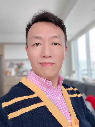 Toronto artist Henry Hao