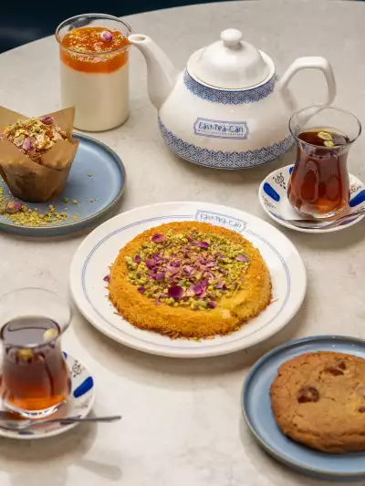New restaurants in Toronto | Desserts and tea at East Tea Can Express in The Well