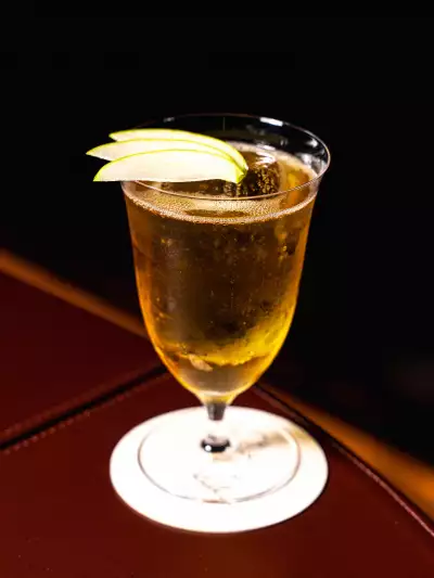 Best new restaurants Toronto | Lapsang Souchong & Apple Highball at Slice of Life Toronto