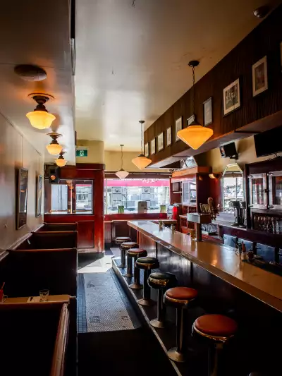Inside The Lakeview Diner