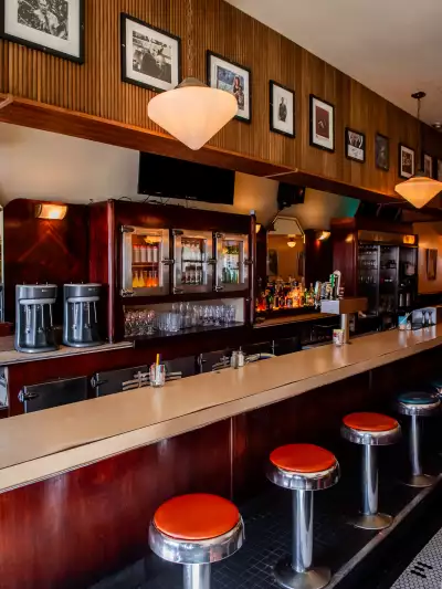 The bar inside The Lakeview Diner