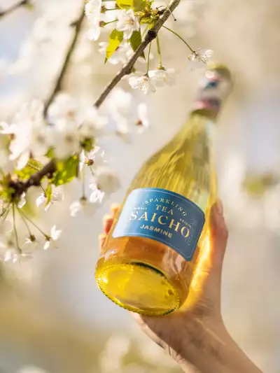 Summer drinks | Jasmine Saicho Sparkling Tea