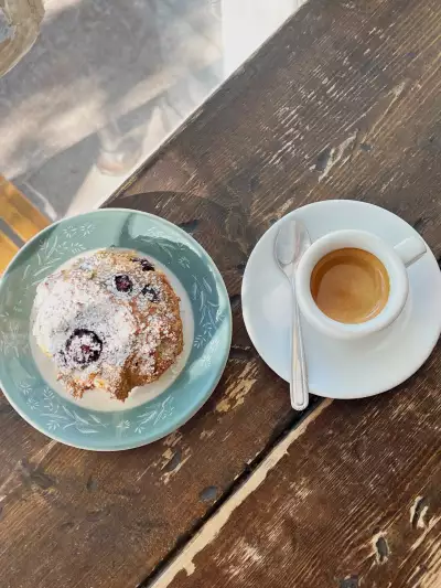 Best caf&eacute;s and coffee shops in Toronto | Berry scone and a drink at Ella's Uncle