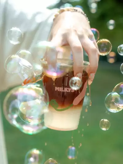 Best caf&eacute;s and coffee shops in Toronto | Lemonade flashbrew from Milky's