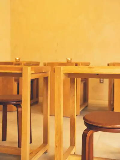 Best caf&eacute;s and coffee shops in Toronto | Seating inside Nile Coffee & Bar