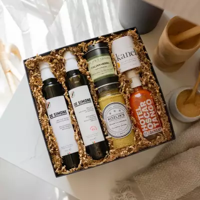 The best Canadian gift boxes to send this holiday season | Present Day Gifts culinary box