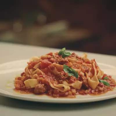 A pasta recipe with Hunt’s® Heirloom Tomatoes