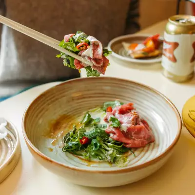 Simpl Things | Chopsticking the beef carpaccio from Fat Bao at Simpl Things in Parkdale