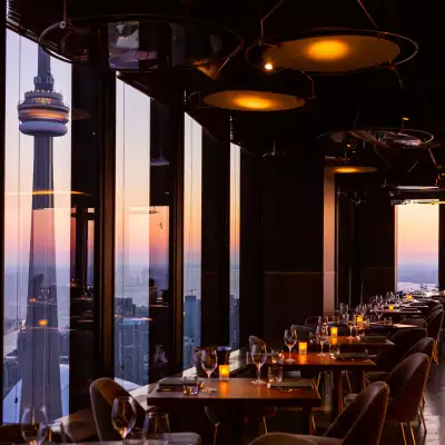 Christmas gift ideas for foodies | The dining room at Canoe restaurant in Toronto