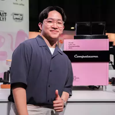 Kevin Yip, barista at 10 DEAN
