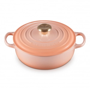 Le Creuset Shallow Round Dutch Oven in Pêche Le Creuset Shallow Round Dutch Oven in Pêche