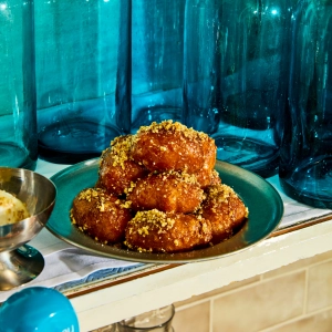 Loukoumades me Karydia at Mamakas Taverna