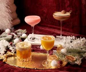 The best Christmas markets and Christmas bars in Toronto | Cocktails and mocktails at Queen's Harbour
