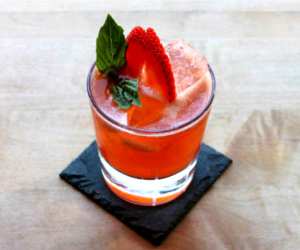 strawberry-smash-cocktail