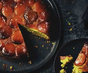 pistachio-apricot-upside-down-cake