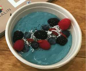 Make This: Calii Love's Dreamy Smoothie Bowl