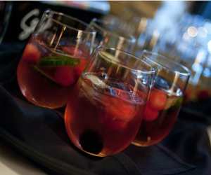 Make This: Barsa Taberna's Rosé Sangria