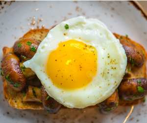 Recipes with eggs | Maple Leaf Tavern's Roasted Mushrooms and Fried Egg on Red Fife Soda Bread