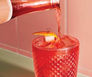 Mezcal cocktail recipes | The Darts and Dice cocktail from Sunnys Chinese