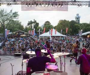 Toronto's Festival of Beer | A band playing for a crowd at Toronto's Festival of Beer