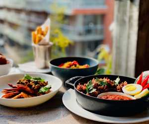 The impact of COVID-19 on our eating habits | Mama Akua's serves Ghanian dishes