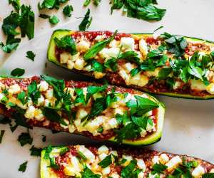 Healthy recipes | Goat Cheese Zucchini Pizza Boats