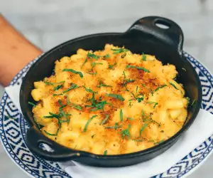 David Lee's quarantine mac n cheese