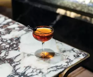 Classic Manhattan cocktail recipe.