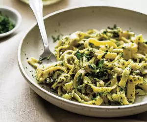 Recipe: Fennel-frond pesto pasta