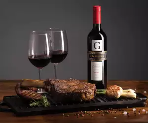 Graffigna wine with a large steak